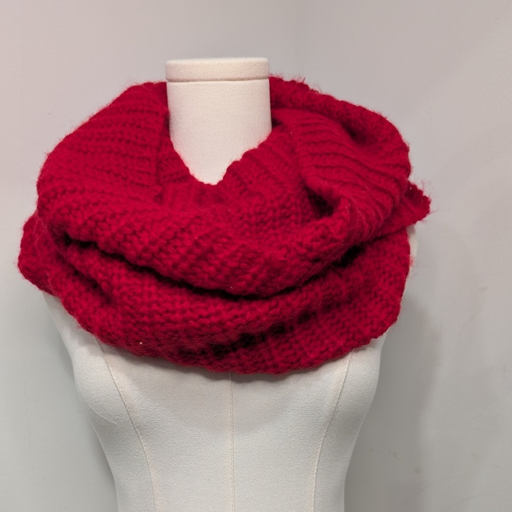 Chunky Knit Infinity Scarf Cozy Cranberry Red Warm Winter‎ Accessory